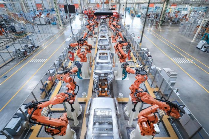 Implementa la manutenzione primaria per la lavorazione dello stampo CNC per migliorare la stabilità della produzione
